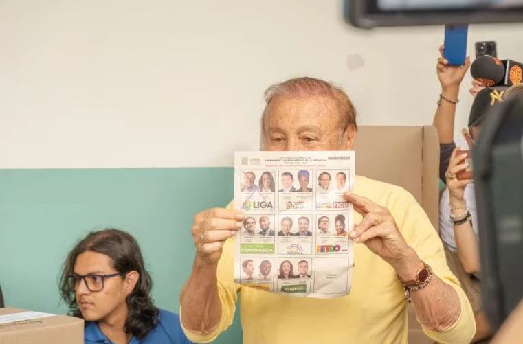 Escándalo de Vitalogic: Condenan a Rodolfo Hernández por direccionar contrato a cambio de coima a su hijo