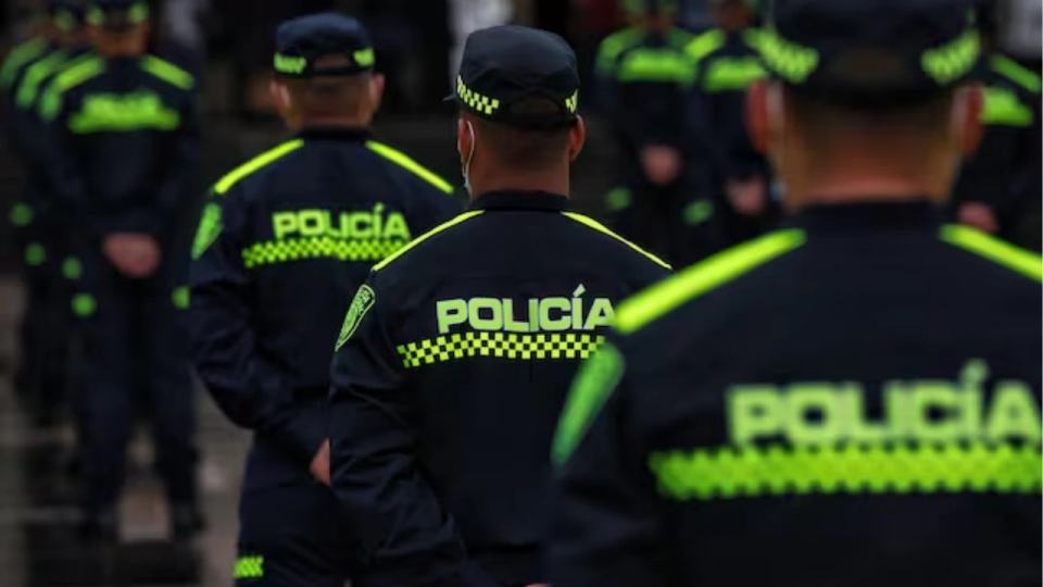 Insólito: Dos Policías roban a una ciudadana en su propia casa