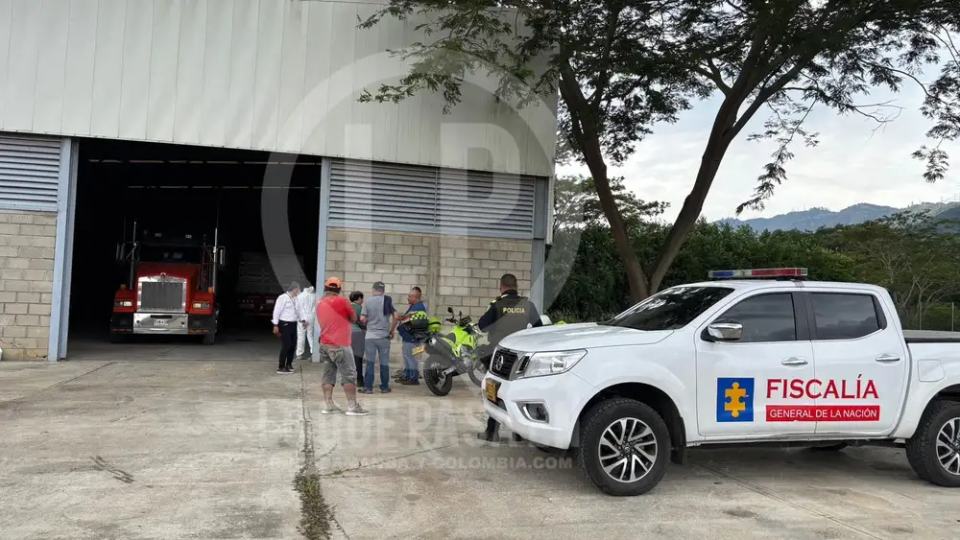 Encuentran cuerpo en descomposición en un camión cargado de maíz en Bucaramanga