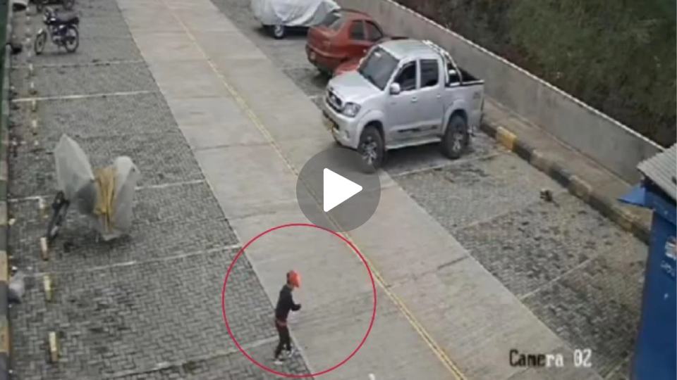 Tragedia: Niño de cuatro 4 murió atropellado en parqueadero residencial
