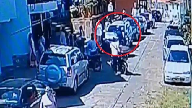 Atentado a bala frente a iglesia en San Gil deja una mujer herida