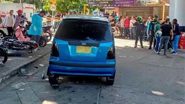 Ataque sicarial deja dos personas muertas en una estación de gasolina