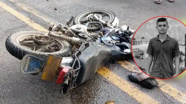 Adolescente que murió al estrellarse con tractocamión, sacó moto sin permiso