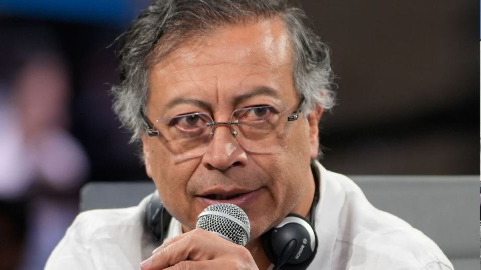 Senado le da vía libre a Petro para viajar al exterior durante un año