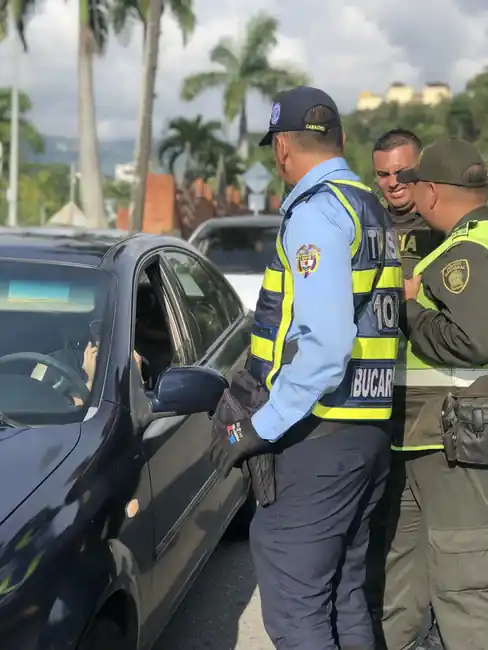 Desde hoy circulará en Bucaramanga el Ojo de la Movilidad Segura, un nuevo dispositivo de fotodetección de infractores - imagen 5