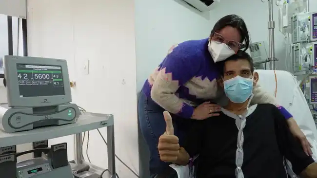 El Instituto Cardiovascular del HIC implantó su corazón artificial N°30 - imagen 3