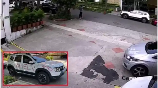 VIDEO ¿Apareció el dueño de la camioneta parqueada en Cabecera con letreros llamativos?