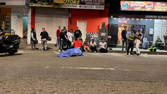 VIDEO:  Hombre murió arrollado por una motocicleta en la Novena - imagen 2