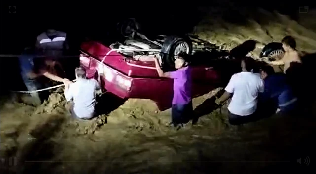 Video ULTIMA HORA Accidente en la vía a matanza deja una persona fallecida vehículo cae al rio - imagen 2
