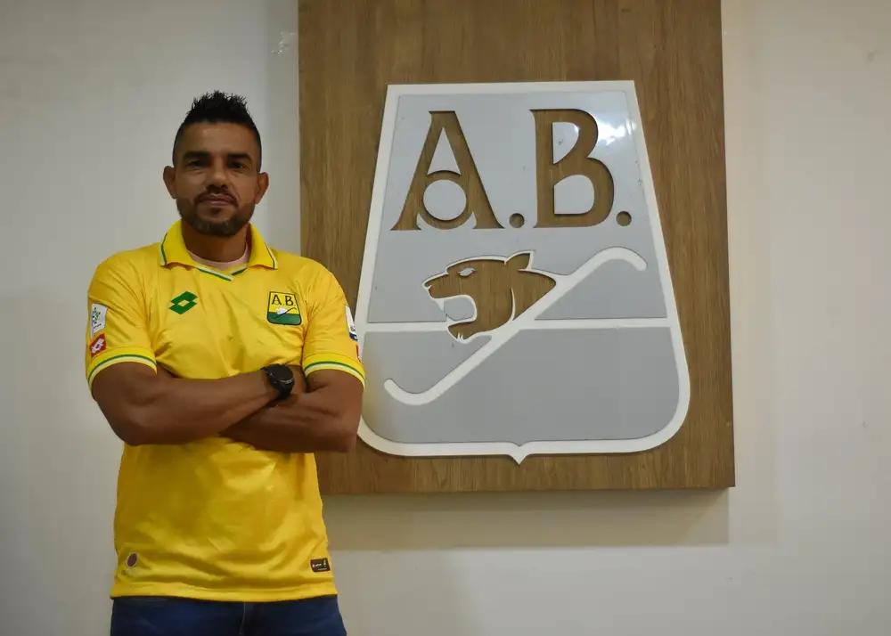 El Atletico Bucaramanga presentó al nuevo Director Técnico - imagen 3