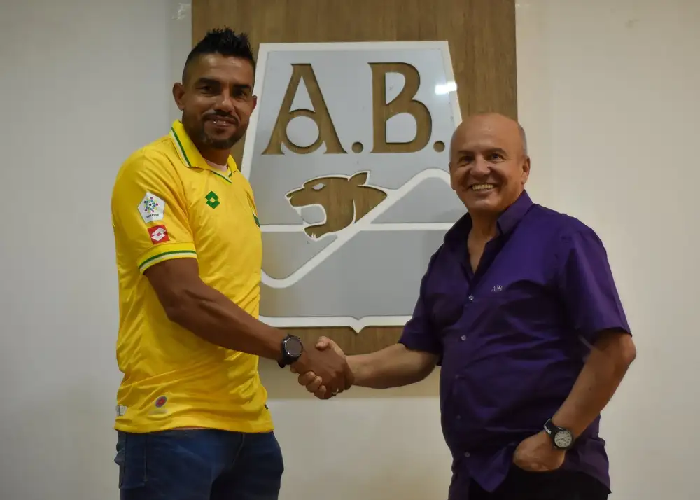 El Atletico Bucaramanga presentó al nuevo Director Técnico - imagen 2