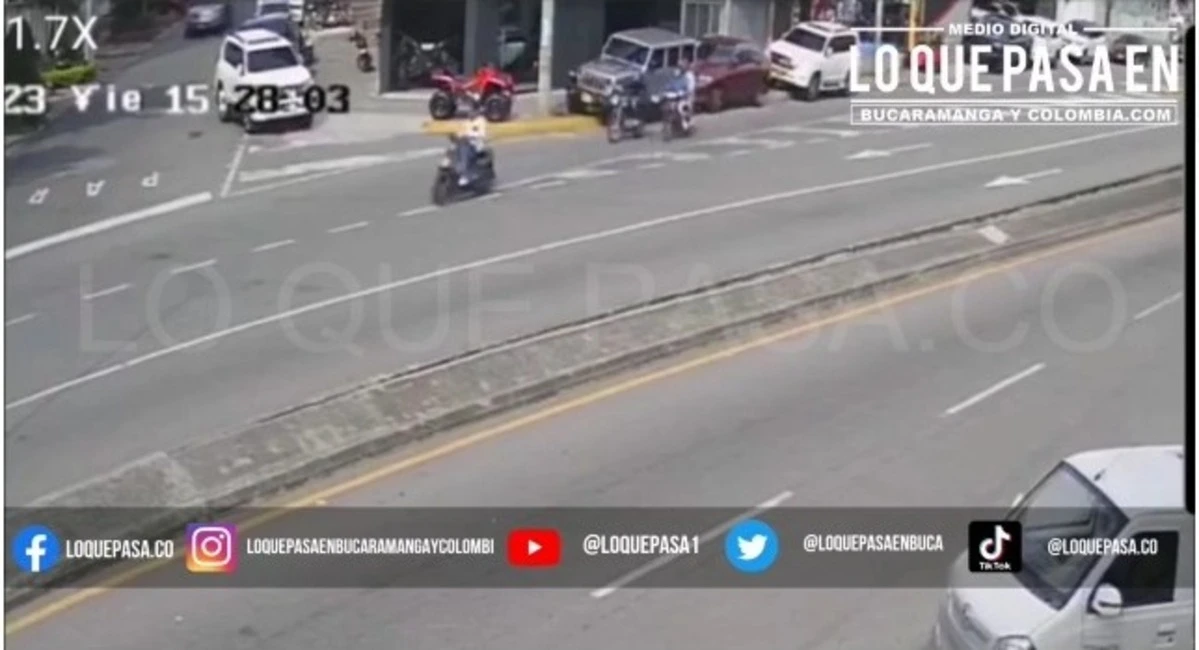 VIDEO: Madre e hija fueron víctimas de un motoladrón, las tumbaron de la moto para robarlas