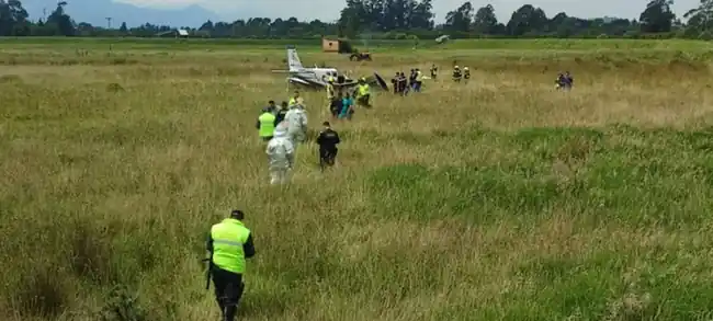 Accidente aéreo en Chía, Cundinamarca: dos personas heridas tras la caída de una avioneta