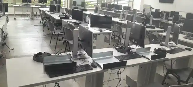 Balance de daños que dejaron encapuchados a la Universidad Industrial de Santander el pasado jueves - imagen 6