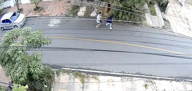Video: Indignante, hombre asechó a una mujer para tocarla en el  Diamante ll de Bucaramanga