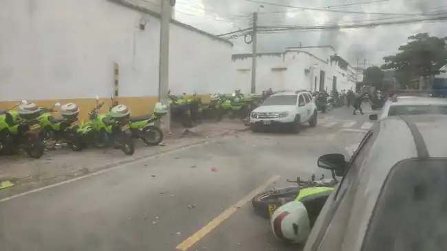 Última hora: Explosión en estación de policía de Bucaramanga deja varios heridos