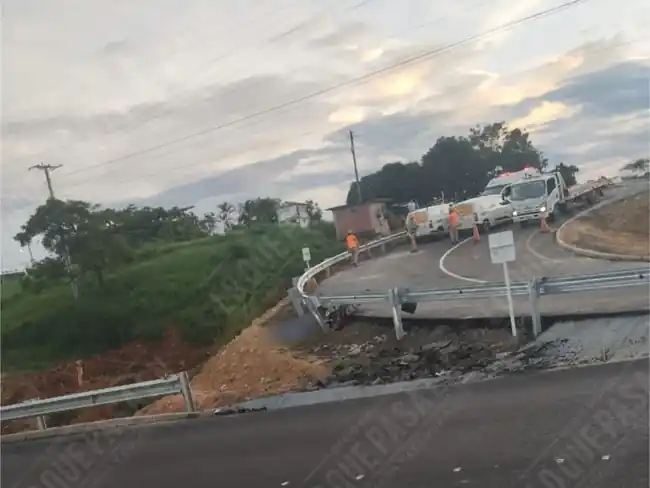 Trágico accidente de tránsito en la vía Lebrija-Barrancabermeja deja una persona muerta y dos heridas - imagen 2