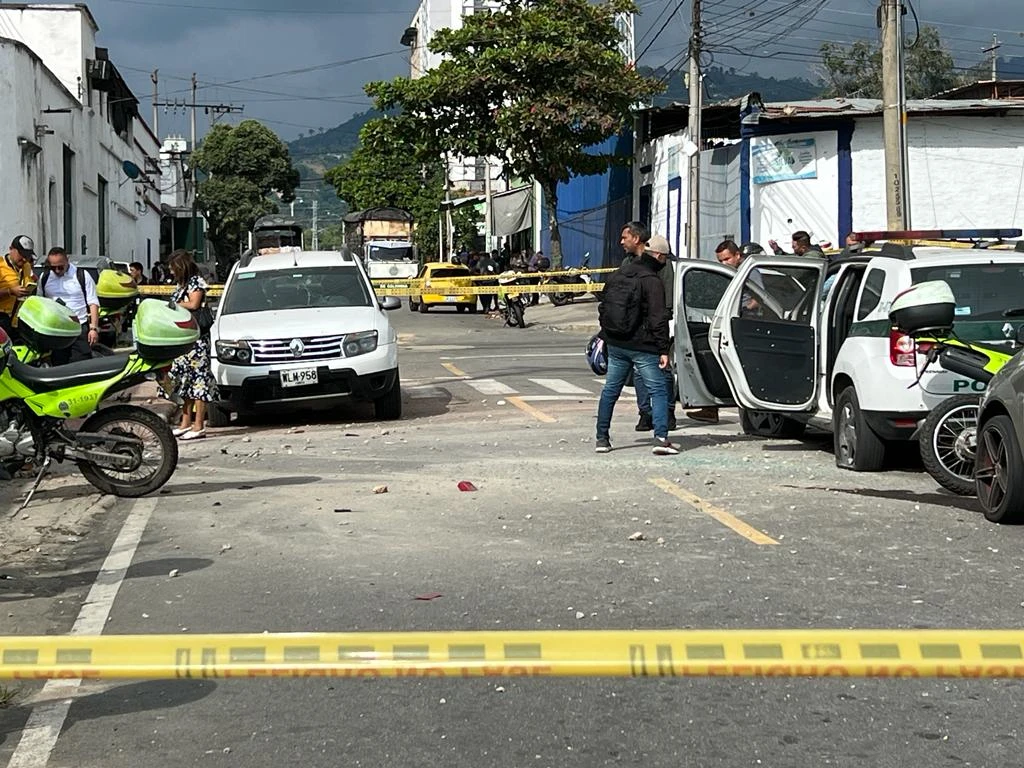 ELN Se atribuye el atentado contra la estación de policía del Norte de bucaramanga y otras ciudades en conmemoración a los 59 años