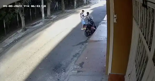 Indignante caso de violencia a una mujer quedo grabado en cámaras esta mañana