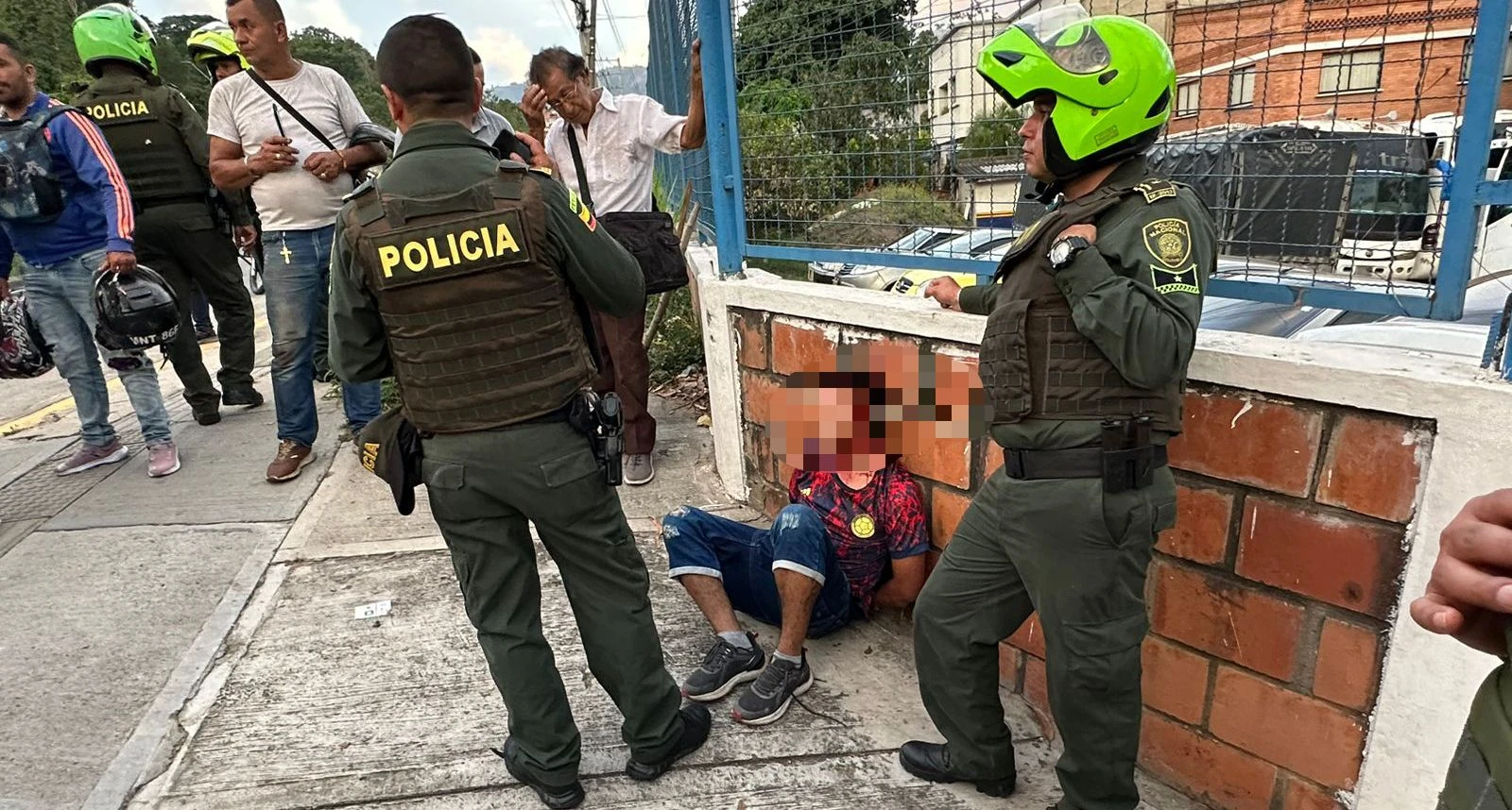 Video: Como ave de rapiña delincuente esperaba a adulto mayor