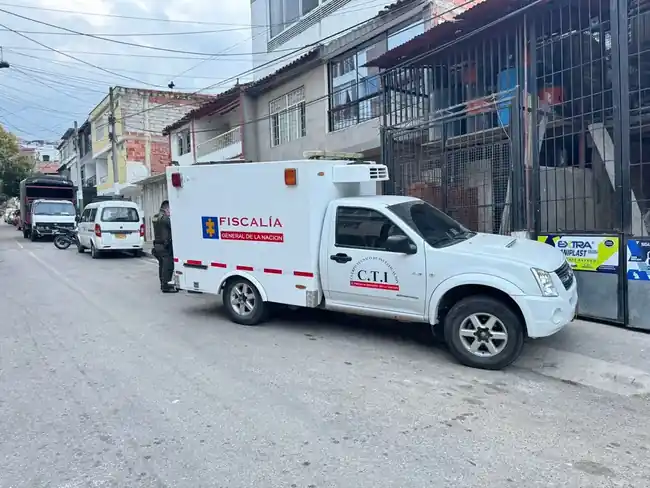 Mujer encuentra cuerpo sin vida de su pareja colgado a una viga en Floridablanca