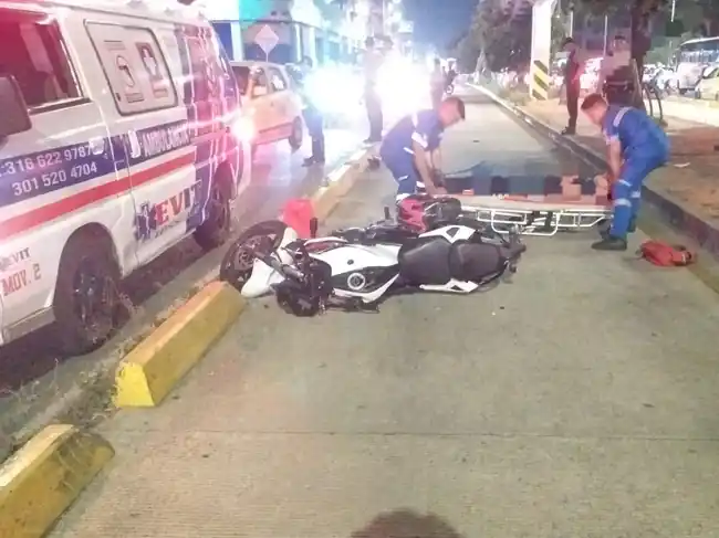 Video: Murió peatón arrollado por una motocicleta en el carril exclusivo en la Puerta del Sol