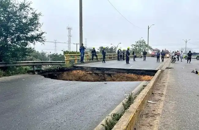 Horror en Barranquilla: Puente Colapsa y Deja Cuatro Víctimas Fatales - imagen 2