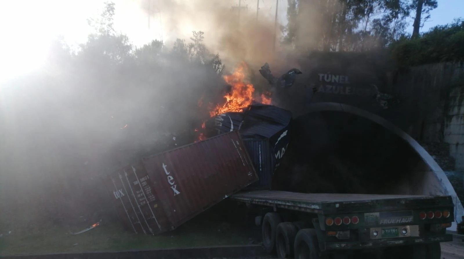 Fatídico accidente en La Línea: Dos Muertos y una Explosión en el Túnel Los Azulejos - imagen 2