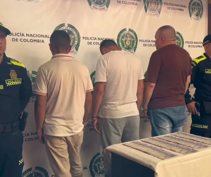 ‘Los Zares del Cambiazo’ peligrosa banda dedicada ‘cambiar’ tarjetas fueron capturados en Bucaramanga - imagen 3