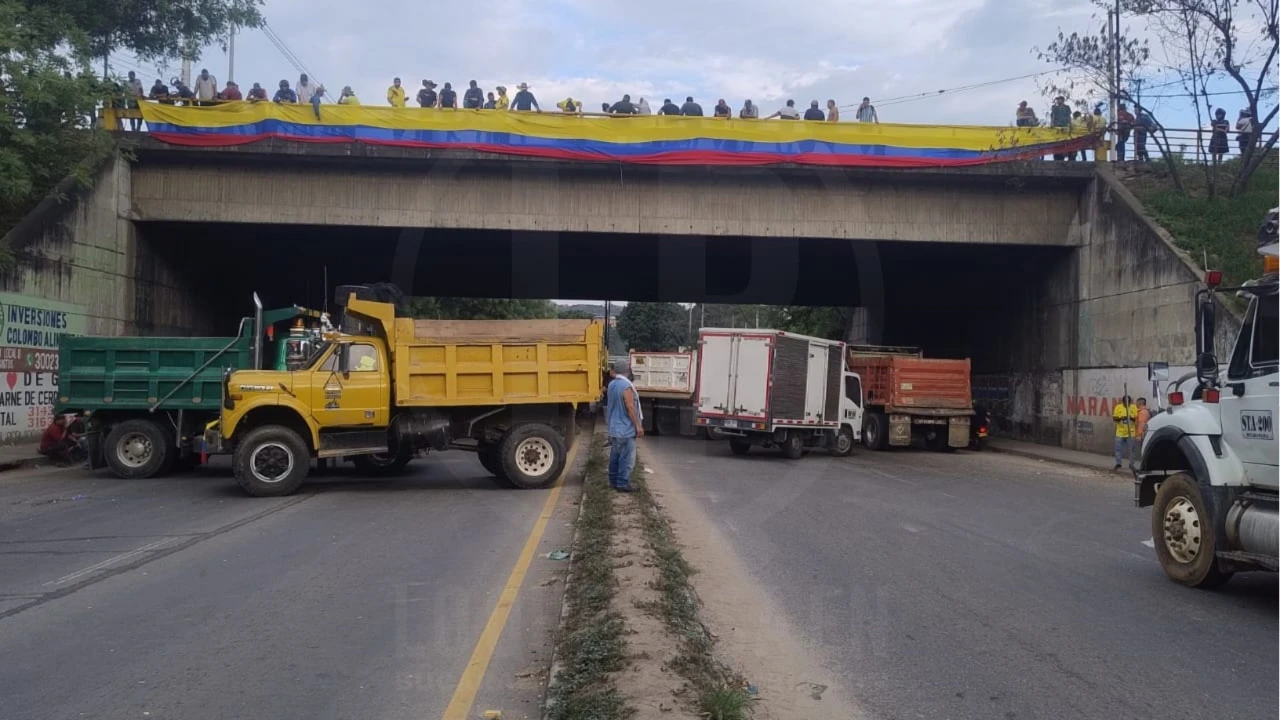 Se levanta el paro camionero: Gobierno y transportadores sellan un polémico acuerdo que divide opiniones
