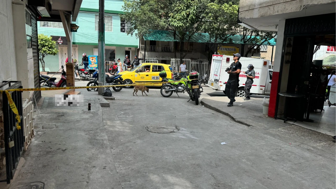 Video: "El Flaco" fue asesinado a balazos en el barrio Prados del Sur en Floridablanca, el atacante le disparó por la espalda. - imagen 2