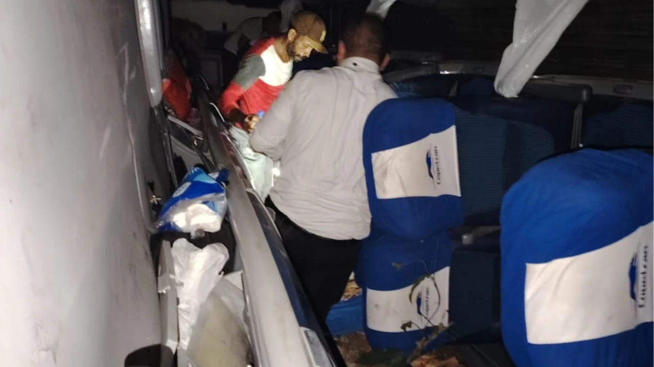 Galería: Tres muertos y decenas de heridos dejó un brutal accidente de un bus Copetran en Curumaní, Cesar - imagen 2