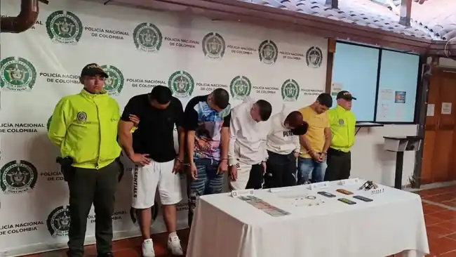 Cayó peligrosa banda que robó joyería en Bucaramanga disfrazados de policías - imagen 3