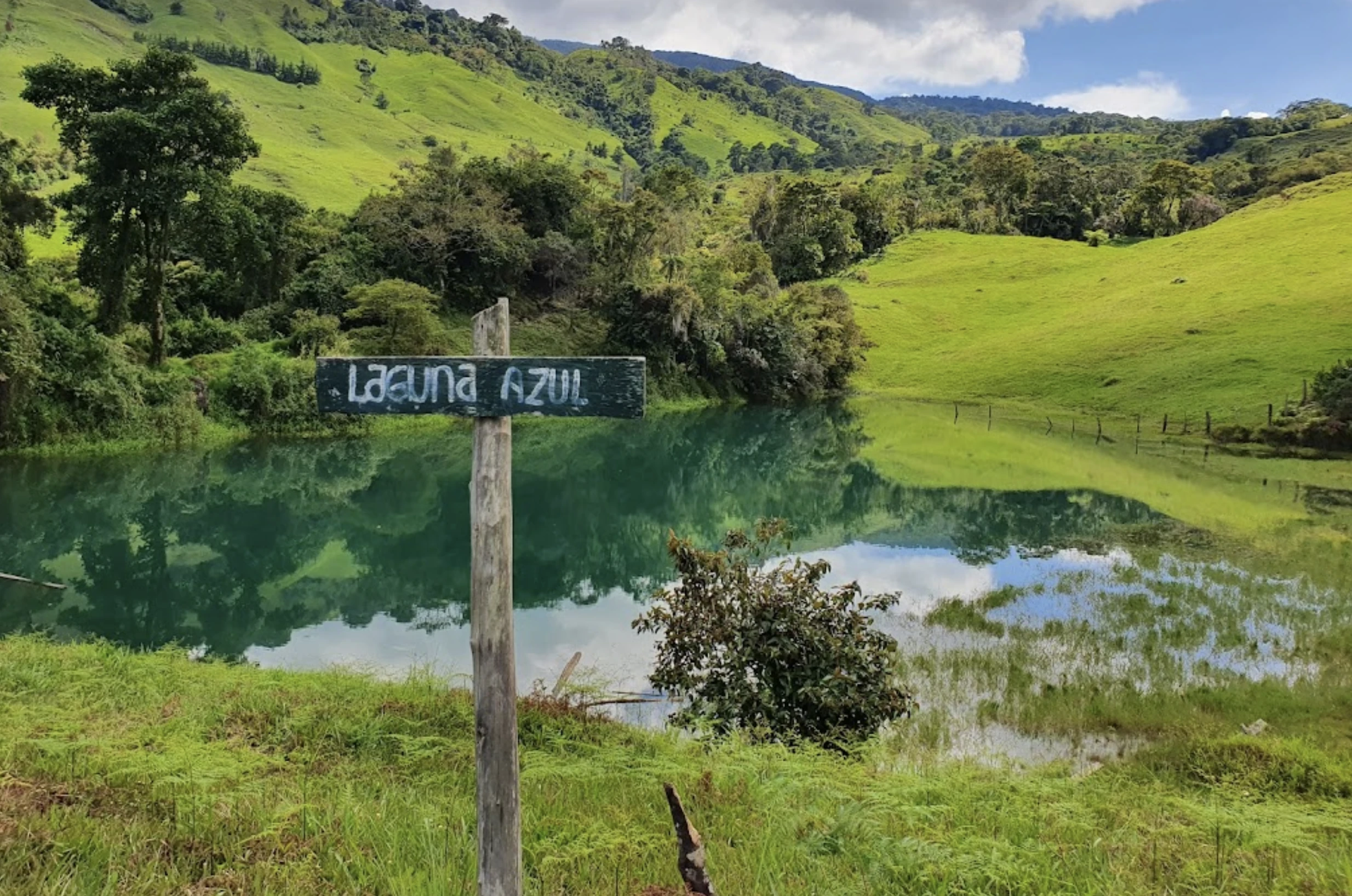 Esto es Santander. Sumérgete en la Belleza de la Laguna Azul: Un Tesoro Escondido en Cincelada - imagen 3