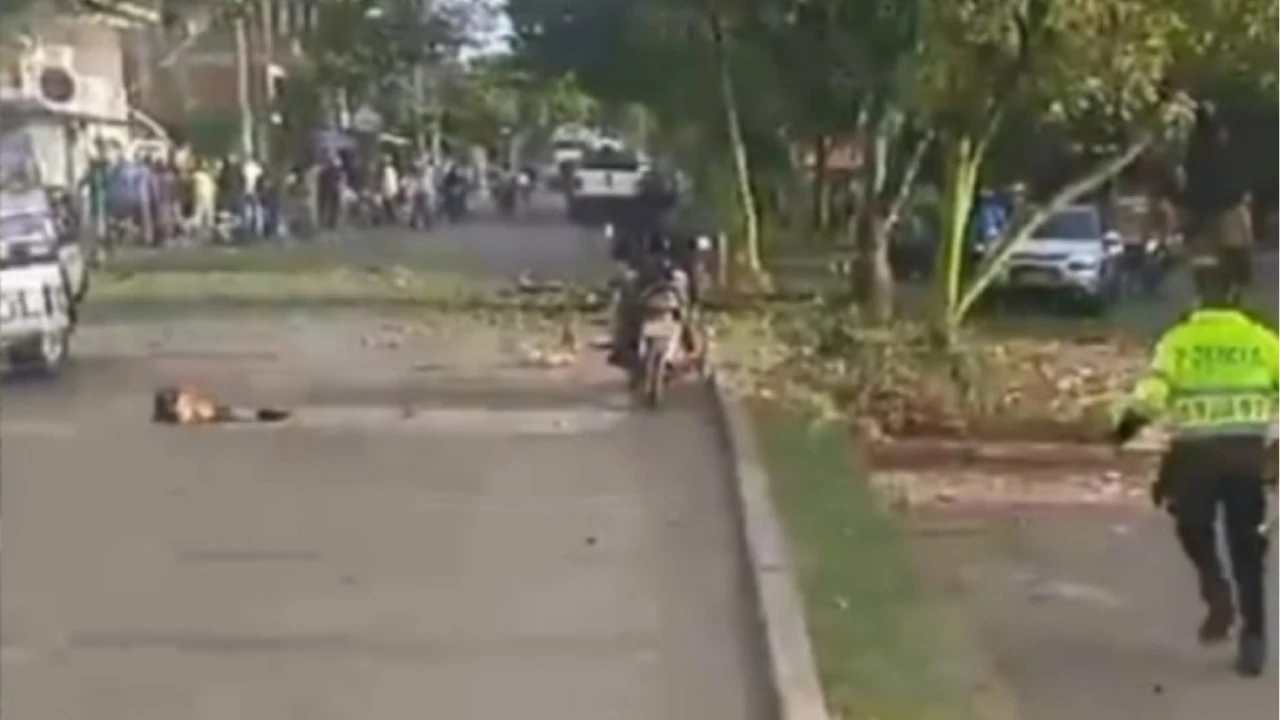 Galería: Explosión de moto bomba dejó 13 heridos y alarma a la comunidad - imagen 2