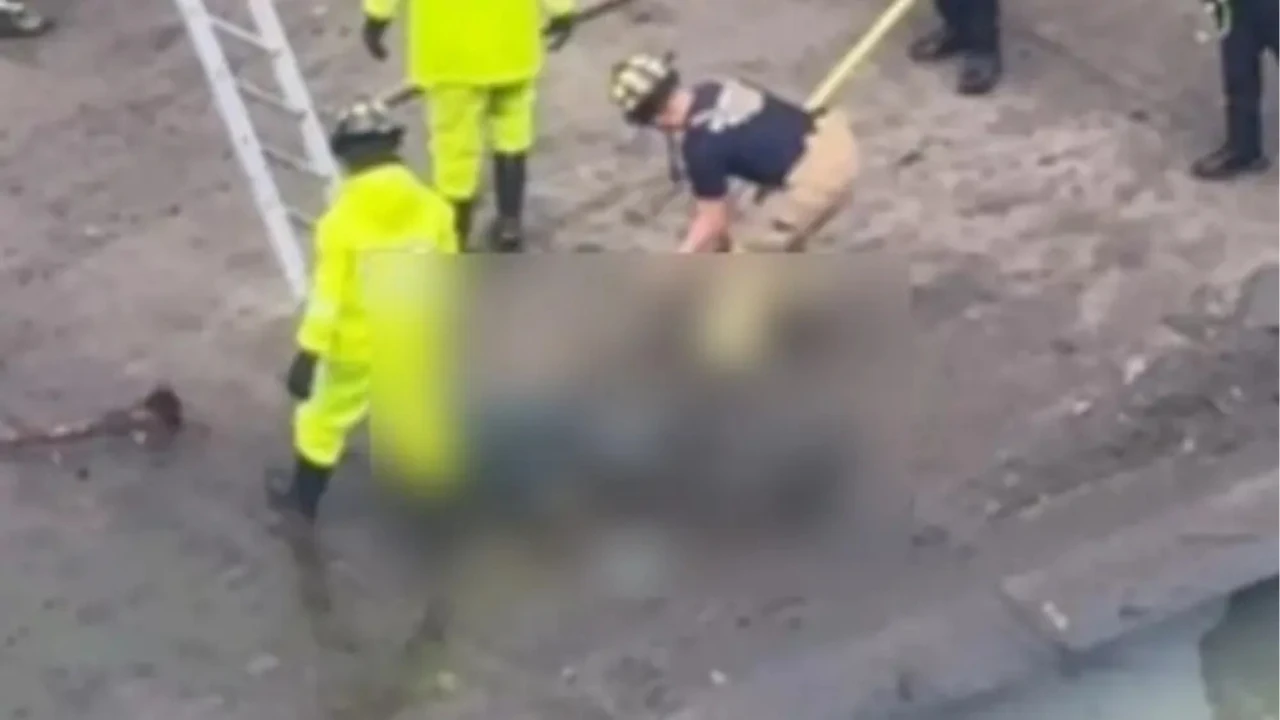 Apareció cuerpo flotando en misteriosas circunstancias en un caño