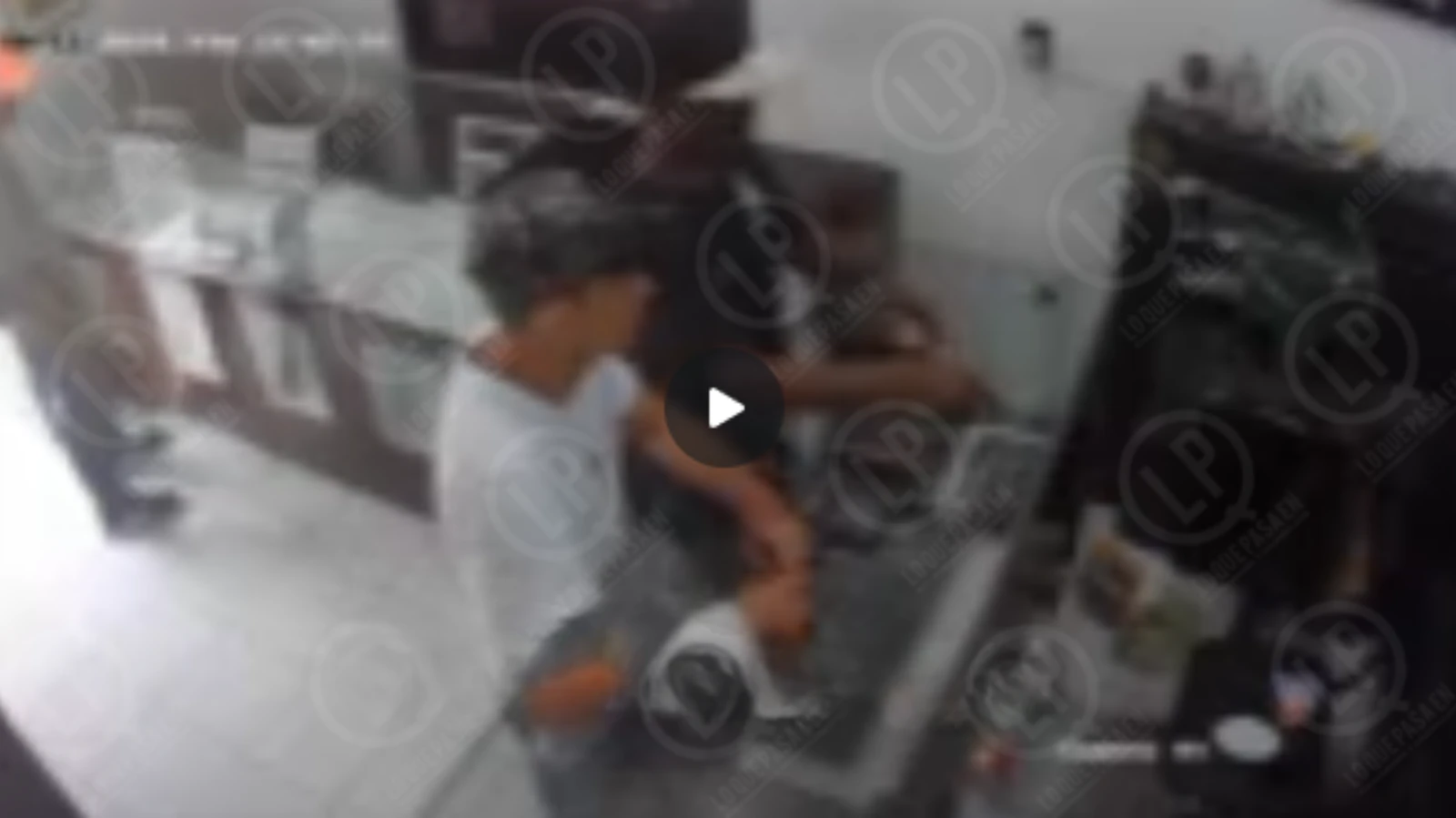 En video quedó atraco a joyería que desató balacera en centro de San Gil