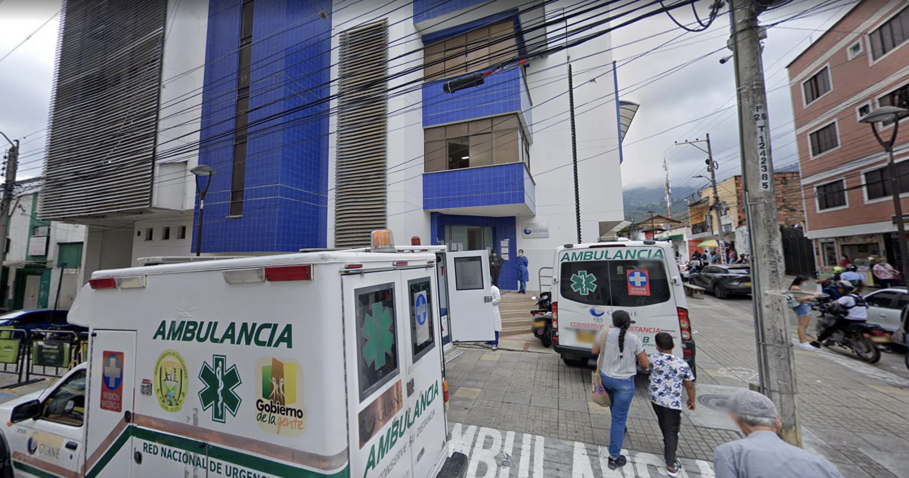 Reconocido cantante de cumbias es señalado de atacar con arma blanca a su pareja en la Cumbre