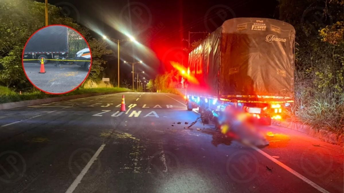 Camión y motocicleta involucrados en un accidente de tránsito en la vía La Fortuna – Bucaramanga, en Santander.
