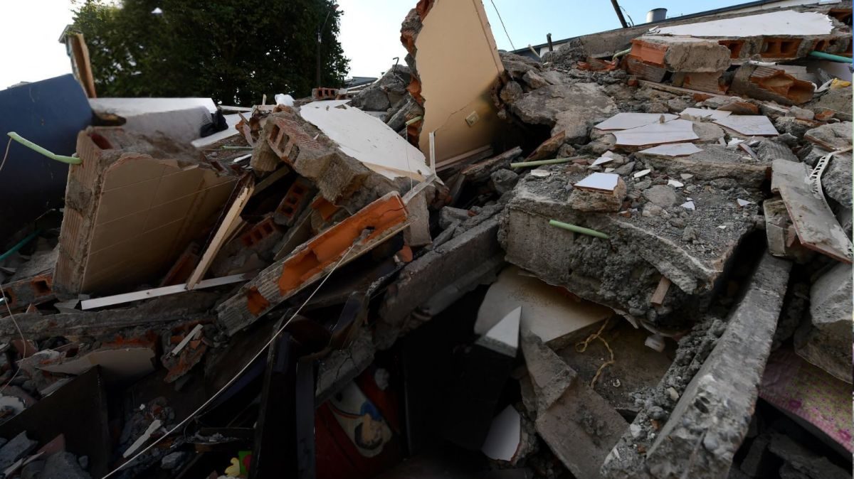 Nuevo balance del terremoto revela 265 fallecidos y 496 desaparecidos