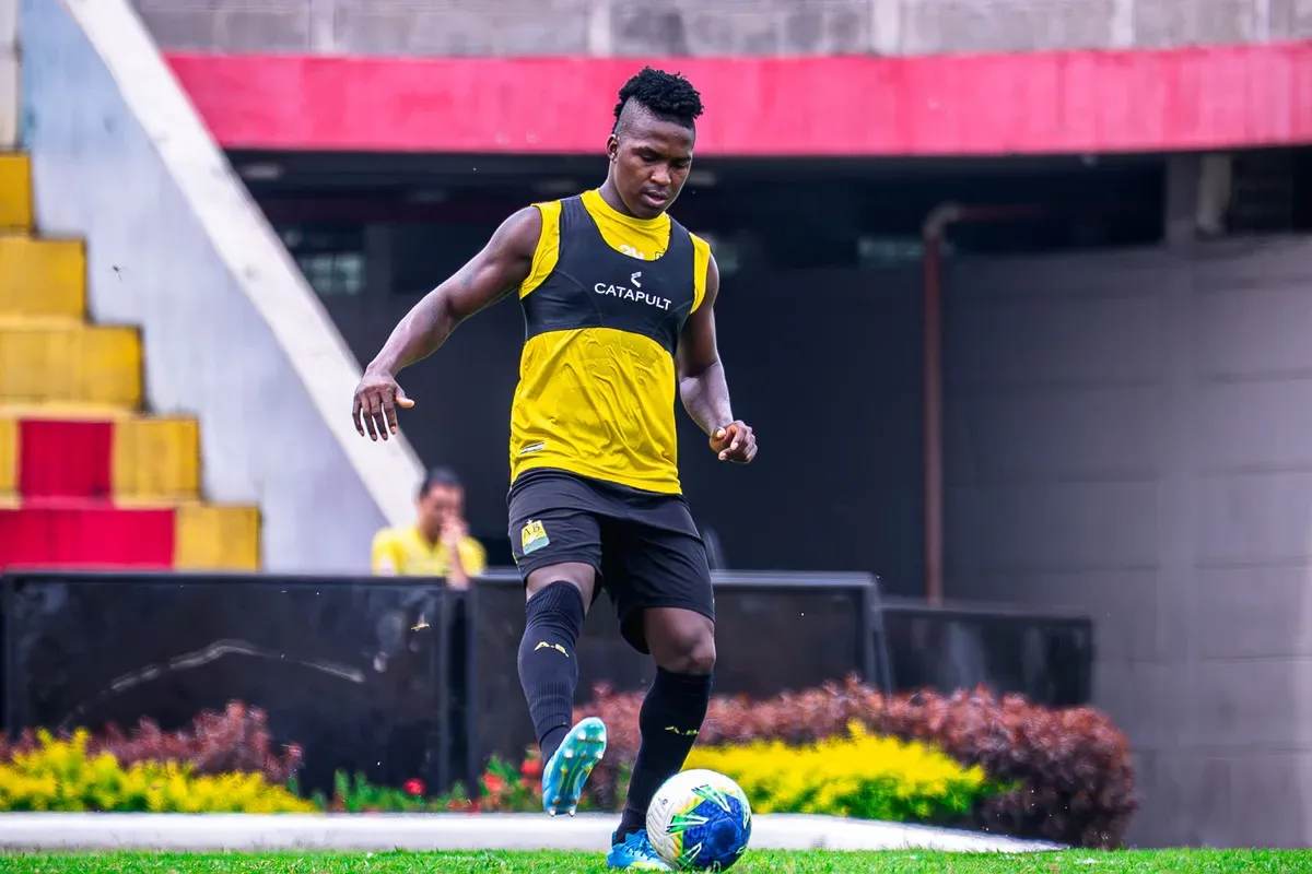 Jugador del Atlético Bucaramanga durante un entrenamiento previo al partido ante Boyacá Chicó